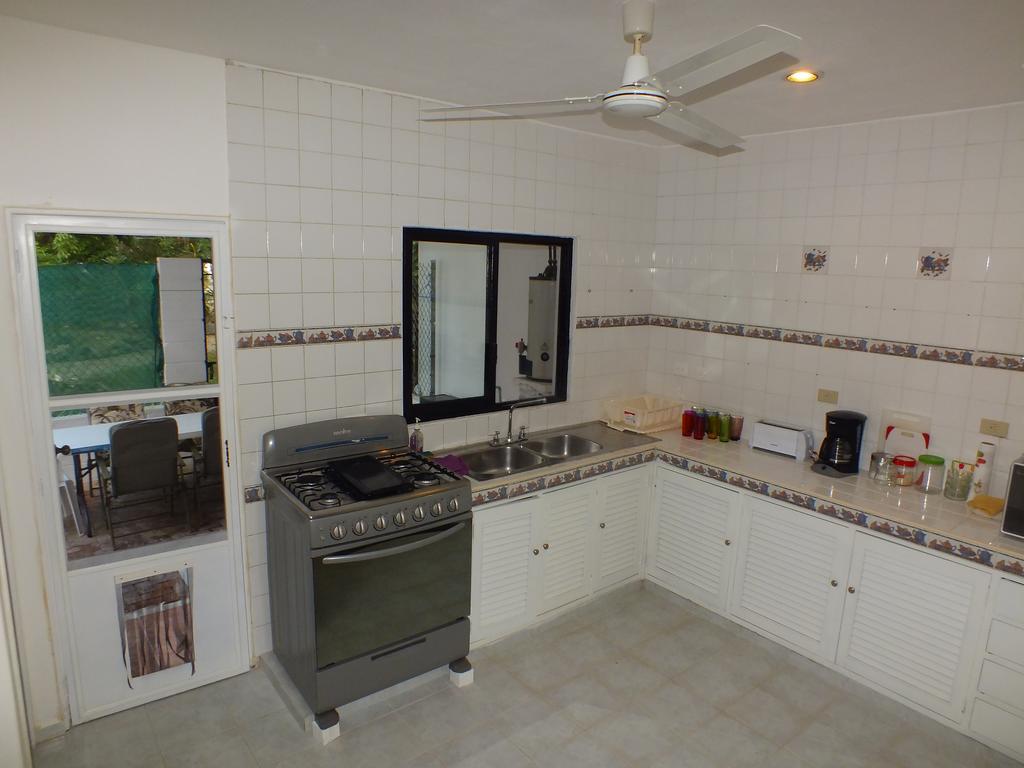 Casa La Palma B&B Плая дел Кармен Екстериор снимка
