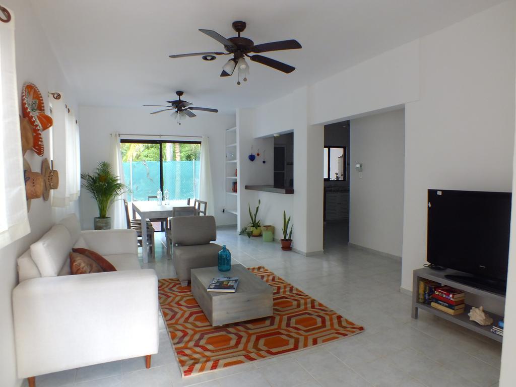 Casa La Palma B&B Плая дел Кармен Екстериор снимка