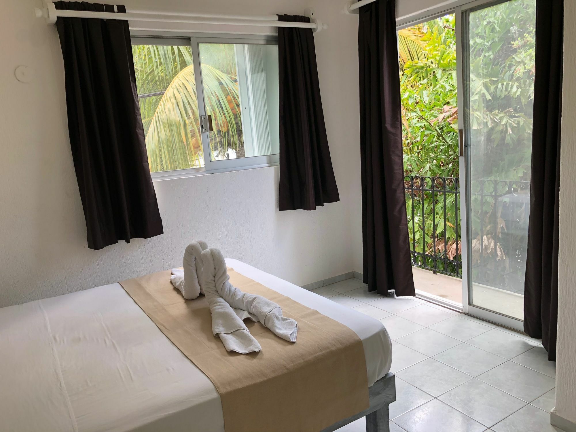 Casa La Palma B&B Плая дел Кармен Екстериор снимка